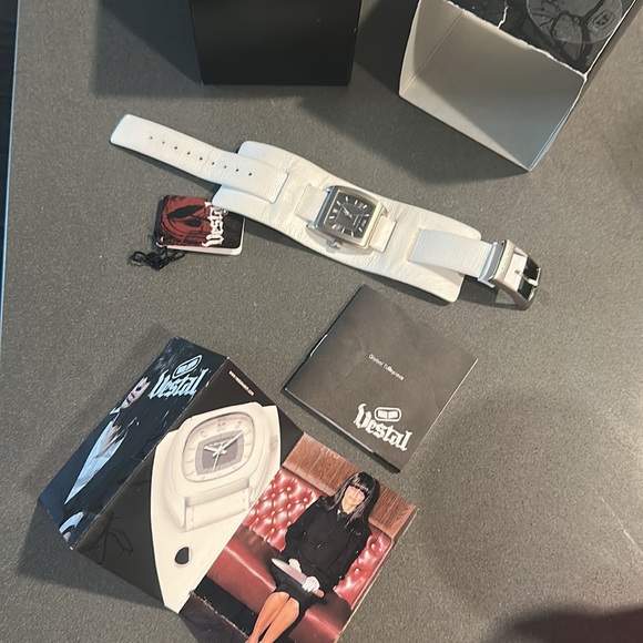 Vestal Watch - white - Picture 4 of 4